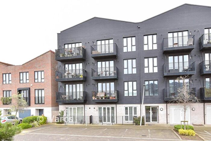 1 Bedroom Apartment For Sale In Common Creek Wharf, Rochester, Kent, ME1