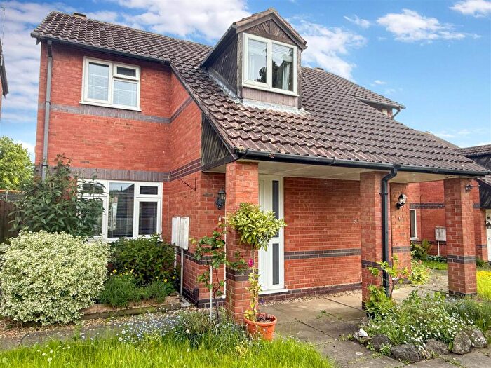 3 Bedroom Semi-Detached House For Sale In Mount Pleasant, Radcliffe-On-Trent, Nottingham, NG12
