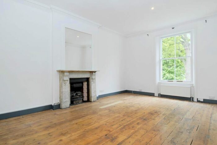 3 Bedroom Flat To Rent In Bassett Road, London, W10