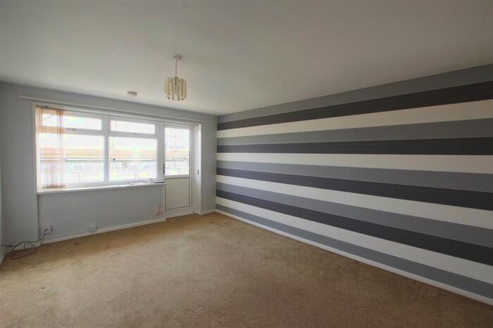 1 Bedroom Flat To Rent In Albion Court, Halifax, HX1