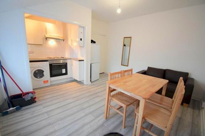 1 Bedroom Flat To Rent In Braxted Park, Streatham, SW16