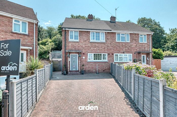 3 Bedroom Semi-Detached House For Sale In Medway Road, Worcester, WR5