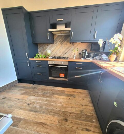 3 Bedroom Flat To Rent In Hamlet Gardens, London, W6