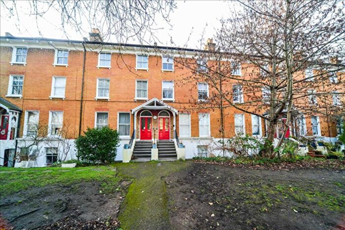 3 Bedroom Apartment To Rent In Lee Road, London, SE3