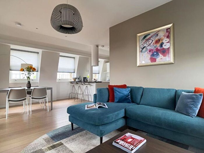 2 Bedroom Flat To Rent In Oriel Place, London, NW3