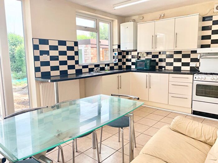 4 Bedroom Detached House To Rent In Ranelagh Grove, Wollaton, NG8