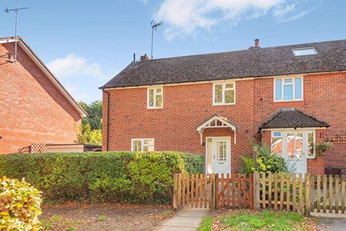 3 Bedroom Semi-Detached House For Sale In New Road, Gomshall, GU5