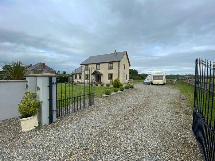 4 Bedroom Detached House For Sale In Penybont, Carmarthen, Carmarthenshire, SA33