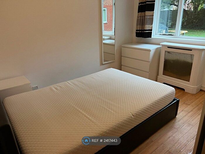 1 Bedroom Flat To Rent In Richens Close, Hounslow, TW3