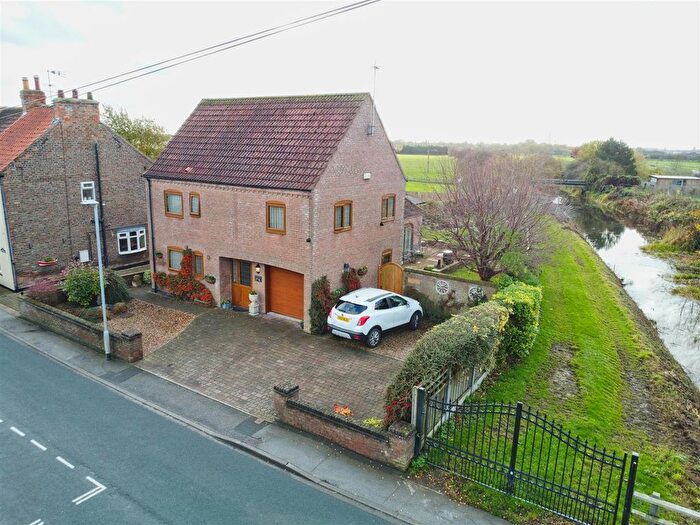 4 Bedroom Detached House For Sale In Dunswell Lane, Dunswell, HU6