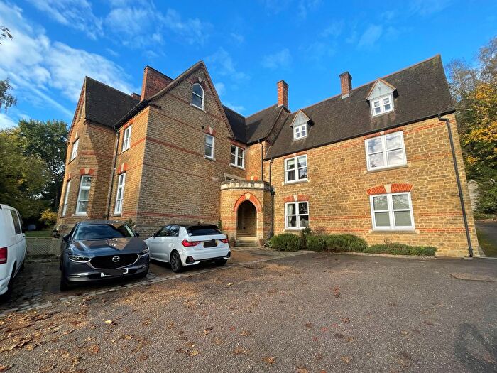 1 Bedroom Maisonette To Rent In Deanery Road, Godalming, GU7