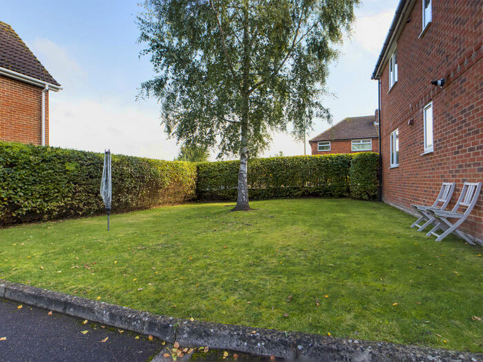 2 Bedroom Flat To Rent In Old Worting Road, Basingstoke, RG22