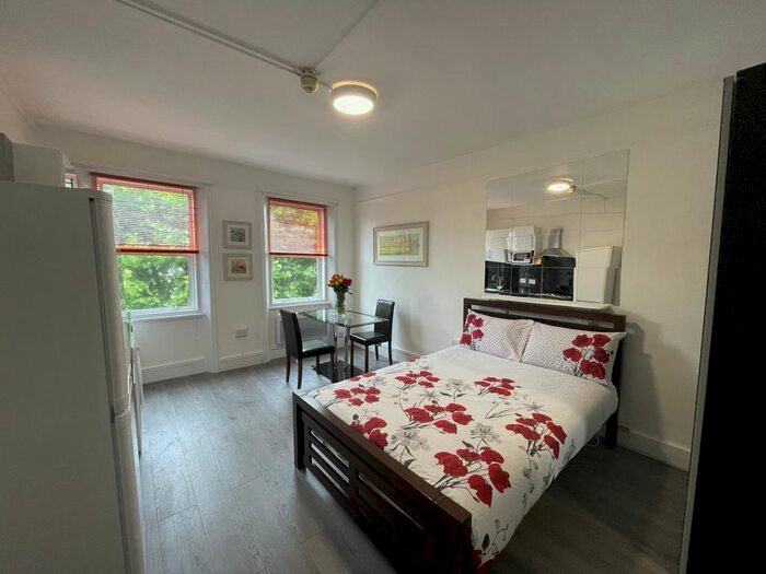 Studio To Rent In Philbeach Gardens, Earl's Court, SW5