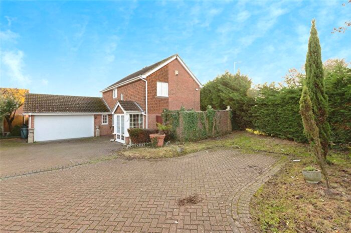 4 Bedroom Detached House For Sale In Southend Road, Wickford, Essex, SS11