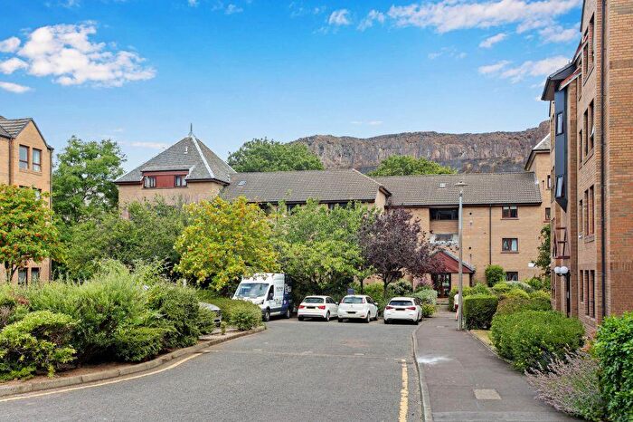 3 Bedroom Flat For Sale In (flat ), Parkside Terrace, Newington, Edinburgh, EH16