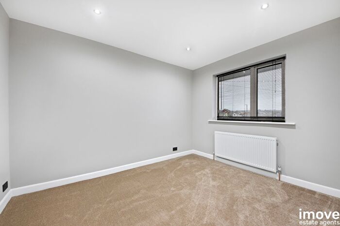 2 Bedroom Bungalow For Sale In Primley Park, Paignton, TQ3