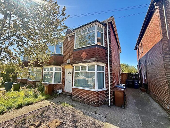 2 Bedroom Flat For Sale In Deanham Gardens, Fenham, Newcastle Upon Tyne, Tyne And Wear, NE5