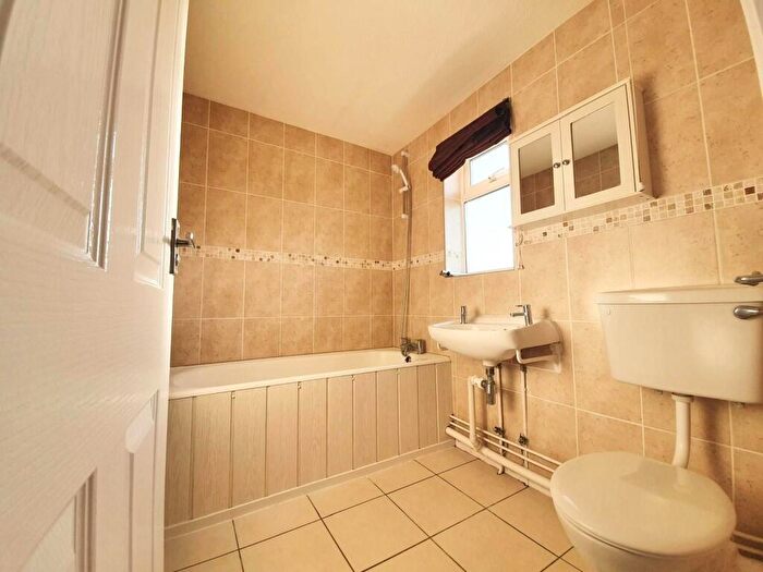 1 Bedroom Apartment For Sale In Chiltern Way, Northampton, NN5