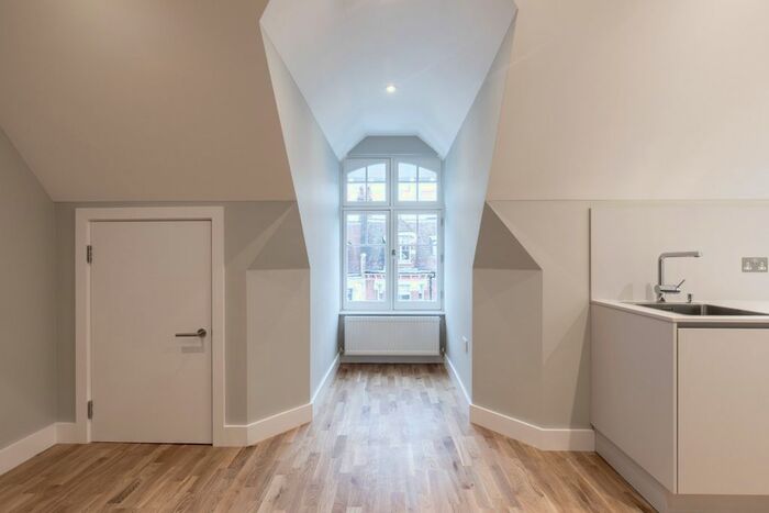 Studio To Rent In Inglewood Road, London, NW6