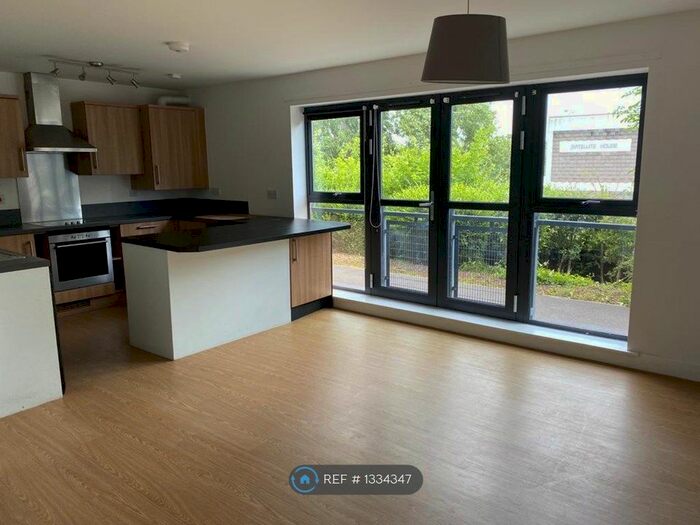 2 Bedroom Flat To Rent In Mill Court, Bristol, BS5