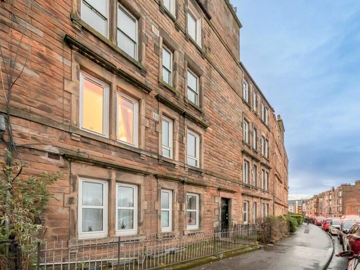 1 Bedroom Property To Rent In Albion Road, Edinburgh, Midlothian, EH7