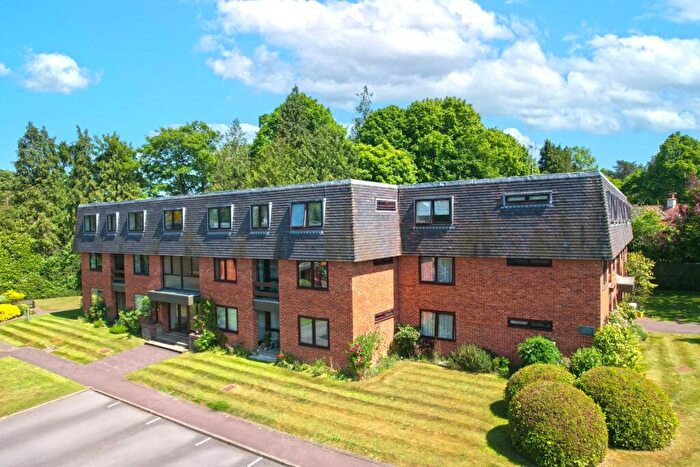 3 Bedroom Apartment To Rent In Great Austins, Farnham, Surrey, GU9