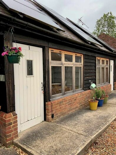 1 Bedroom Lodge To Rent In Riverside, Chartham, Canterbury, CT4