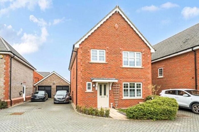 3 Bedroom Detached House For Sale In Ford's Croft, Thame, OX9