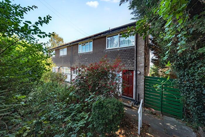2 Bedroom Town House For Sale In Grenfell Court, Wise Lane, NW7