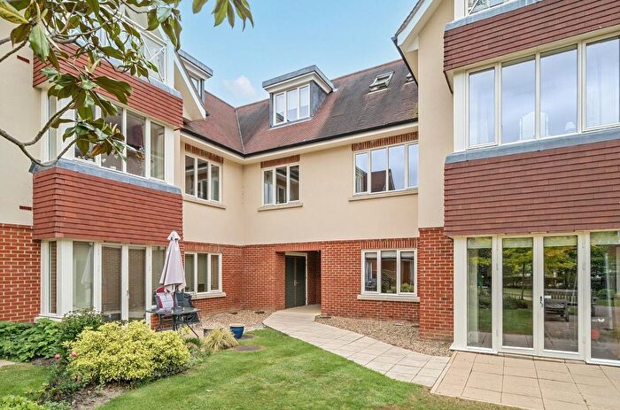 1 Bedroom Flat For Sale In Hammond Way, Yateley, GU46
