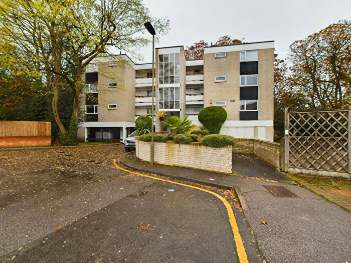 2 Bedroom Flat To Rent In Apollo Avenue, Bromley, BR1