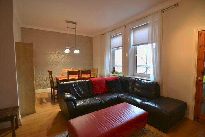2 Bedroom Apartment To Rent In Park Crescent East, North Shields, NE30