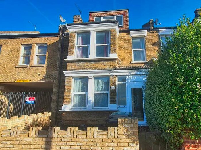 5 Bedroom Semi-Detached House To Rent In Springbank Road, London, SE13
