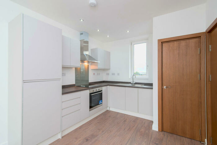 1 Bedroom Apartment To Rent In Town Centre, RG21