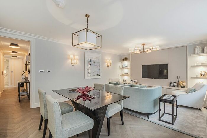 2 Bedroom Flat To Rent In Kinnerton Street, London, SW1X