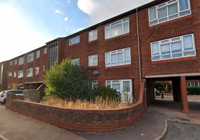 1 Bedroom Flat For Sale In Cavalier Close, Romford, Essex, RM6