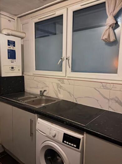 3 Bedroom Flat To Rent In Cope Street, London, SE16