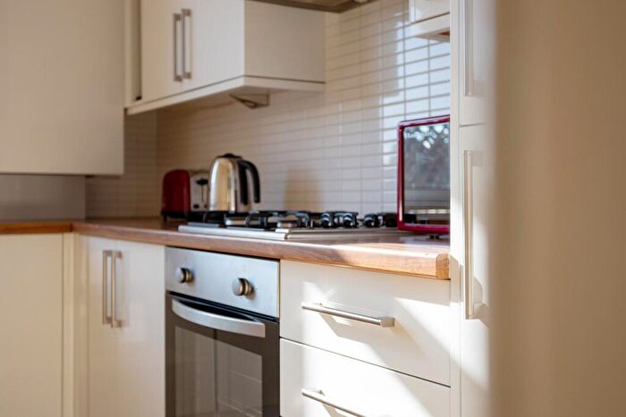 2 Bedroom Flat For Sale In Commercial Street, Kirkcaldy, KY1