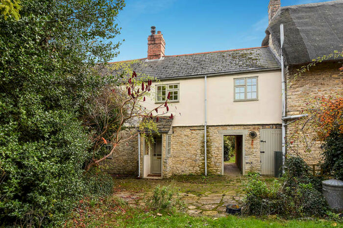 3 Bedroom Semi-Detached House To Rent In Kings Head Lane, Islip, OX5