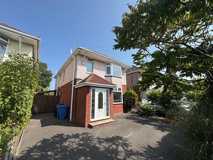 4 Bedroom House To Rent In Hennings Park, Oakdale, BH15