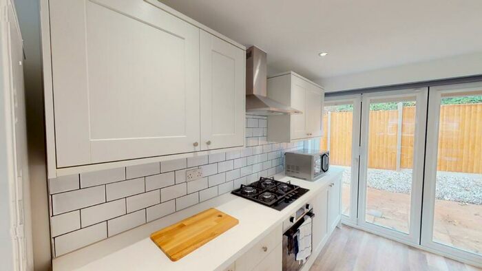 6 Bedroom House To Rent In Yew Tree Close, EX4