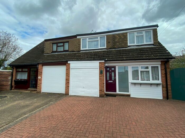 3 Bedroom House To Rent In Cottesmore Close, Northampton, NN5