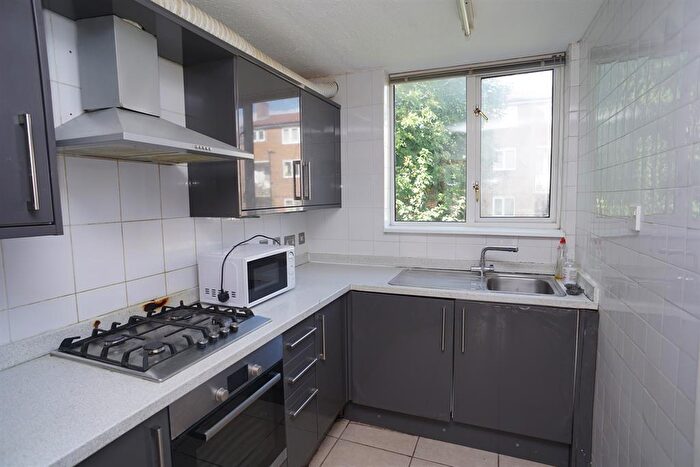 3 Bedroom Maisonette To Rent In Summer Street, Sheffield, S3