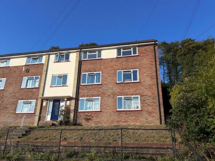 2 Bedroom Flat To Rent In Blois Road, Lewes, BN7