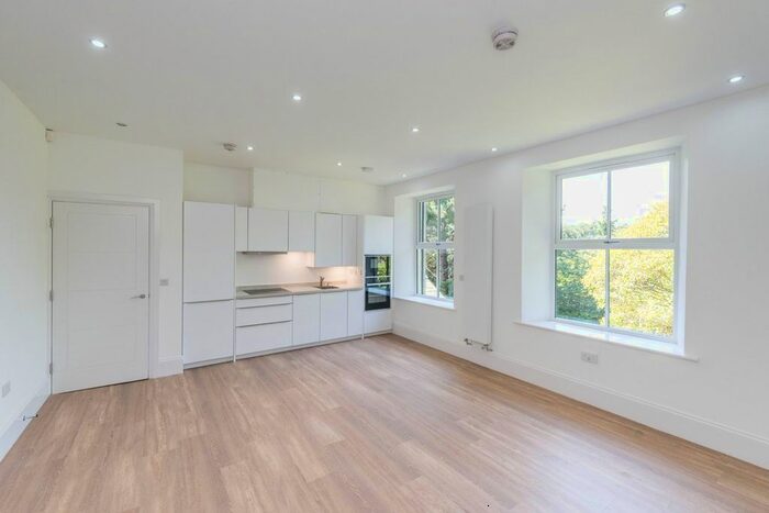 2 Bedroom Flat To Rent In Brocco Bank, Sheffield, S11