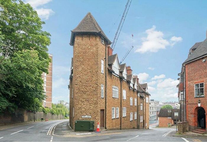 1 Bedroom Flat To Rent In Portsmouth Road, Guildford, Surrey, GU2