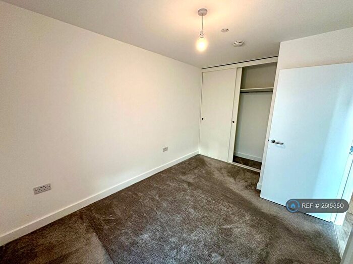 1 Bedroom Flat To Rent In Chapel Street, Salford, M3