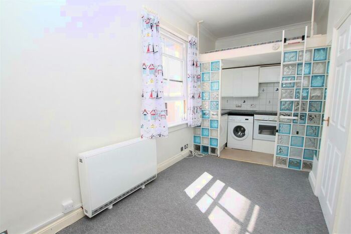 Flat To Rent In Belgrave Place, Brighton, BN2