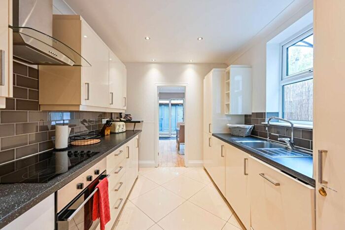 3 Bedroom House For Sale In Westferry Road, Isle Of Dogs, London, E14