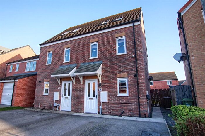 3 Bedroom Semi Detached House For Sale In Bourne Morton Drive, Ingleby Barwick, TS17